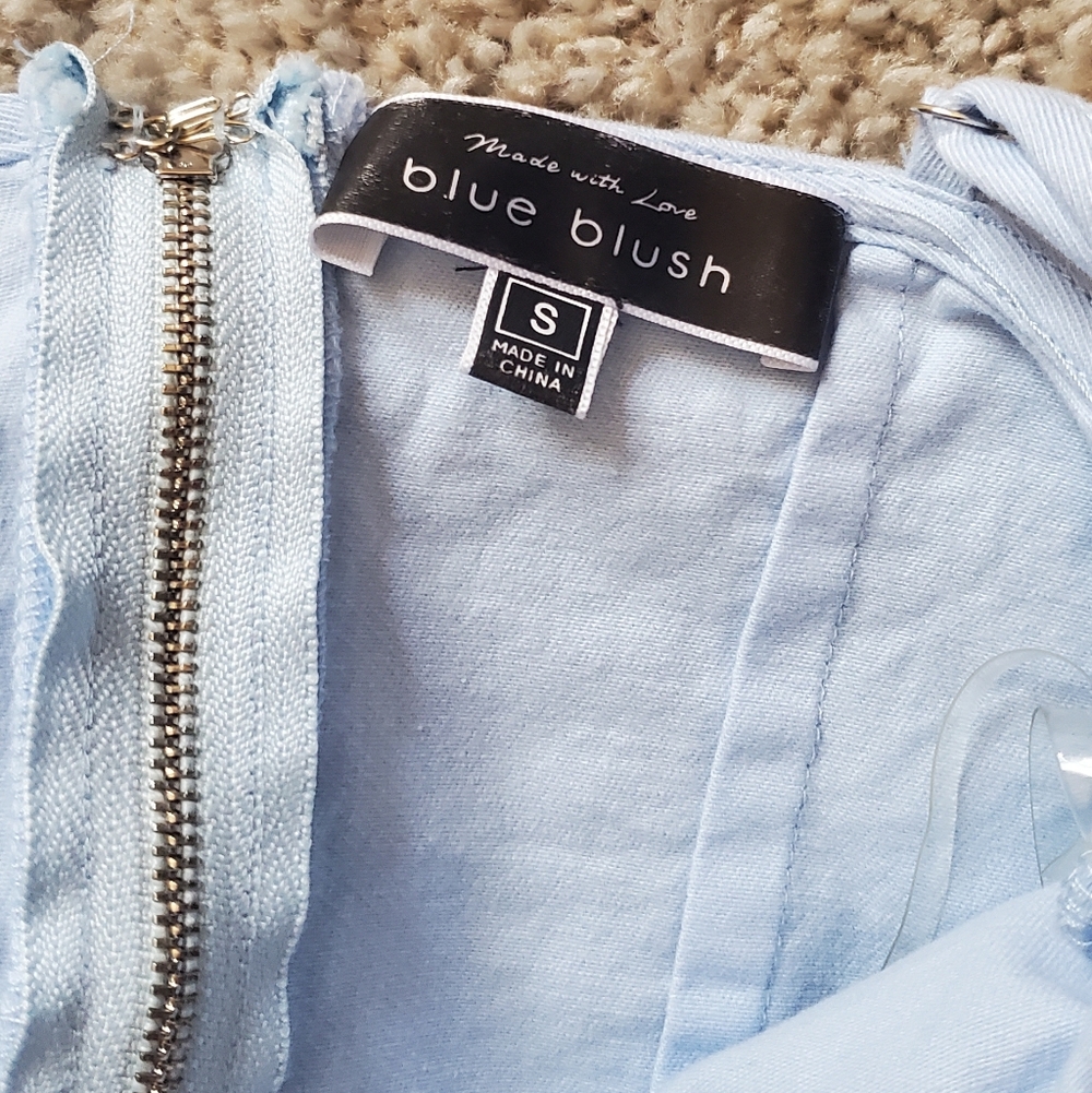 Blue Blush Light Blue Floral Embroidered Cropped Cami - Picture 3 of 3